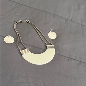 Elegant Cream Necklace and Earring Set